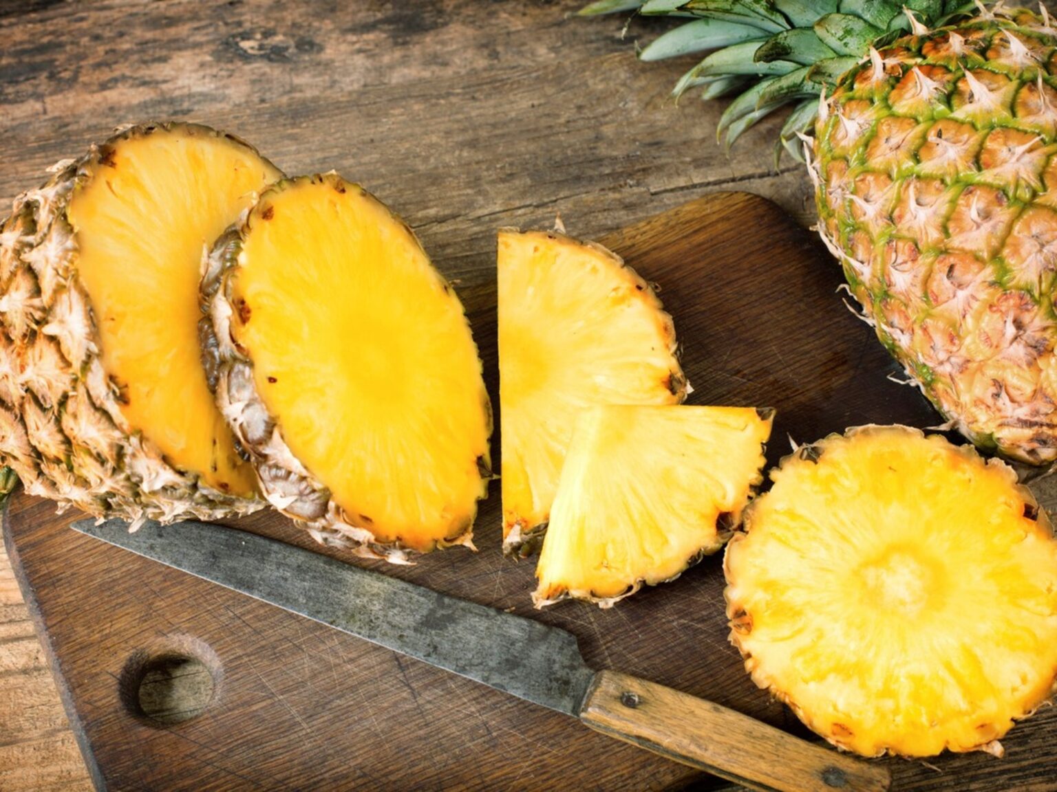 Aprovecha los beneficios de la cáscara de piña - Bienestar Cósmico
