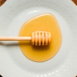 Aprovecha los beneficios de la miel antes de dormir