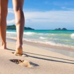 Beneficios de caminar junto al mar