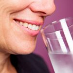 Los increíbles beneficios de la saliva en ayunas