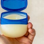 Los secretos de la vaselina pura para una piel perfecta