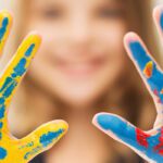 Manos creativas-mentes felices