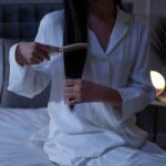Maximiza los beneficios de peinar tu cabello por la noche
