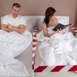 Beneficios de dormir en camas separadas