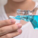 Beneficios de hacer enjuague bucal