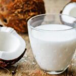 Beneficios de la leche de coco para tu estómago