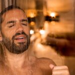 Beneficios de orinar en la ducha