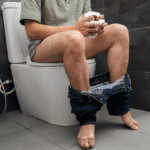 Beneficios de orinar sentado: bienestar y salud