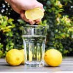 Beneficios del agua con limón y vinagre en ayunas