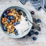 Beneficios sorprendentes de combinar granola y leche