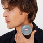 Brillo y suavidad: los beneficios de la cera para el cabello