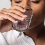 Mejora tu salud con un vaso de agua al día