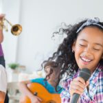 Melodías que sanan: los beneficios de cantar en grupo