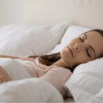Nuevos horizontes: Beneficios de dormir con la cabeza elevada