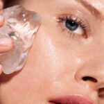 Potencia tu belleza con el masaje de rostro con hielo