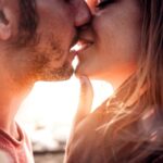 Potencia tu bienestar: los increíbles beneficios de besar