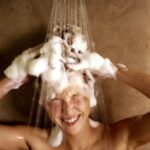 Refresca tu cuerpo y mente: bañarse con agua fría y hielo