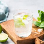 Refresca y disfruta: beneficios del agua con limón y menta