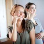 Risas y bienestar: beneficios del yoga de la risa
