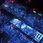 Ritmos que suman: los beneficios de la música electrónica