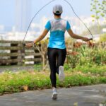 Salta hacia una vida más saludable: beneficios del skipping