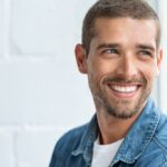 Secretos para una piel impecable: beneficios del cuidado facial masculino