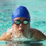 Sumérgete en los beneficios de la natación de braza