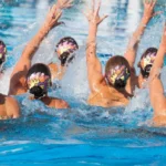 Sumérgete en los beneficios de la natación sincronizada